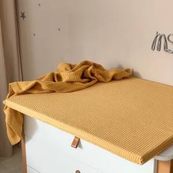 Saltea pentru masa de infasat 70 x 80 cm, mustar